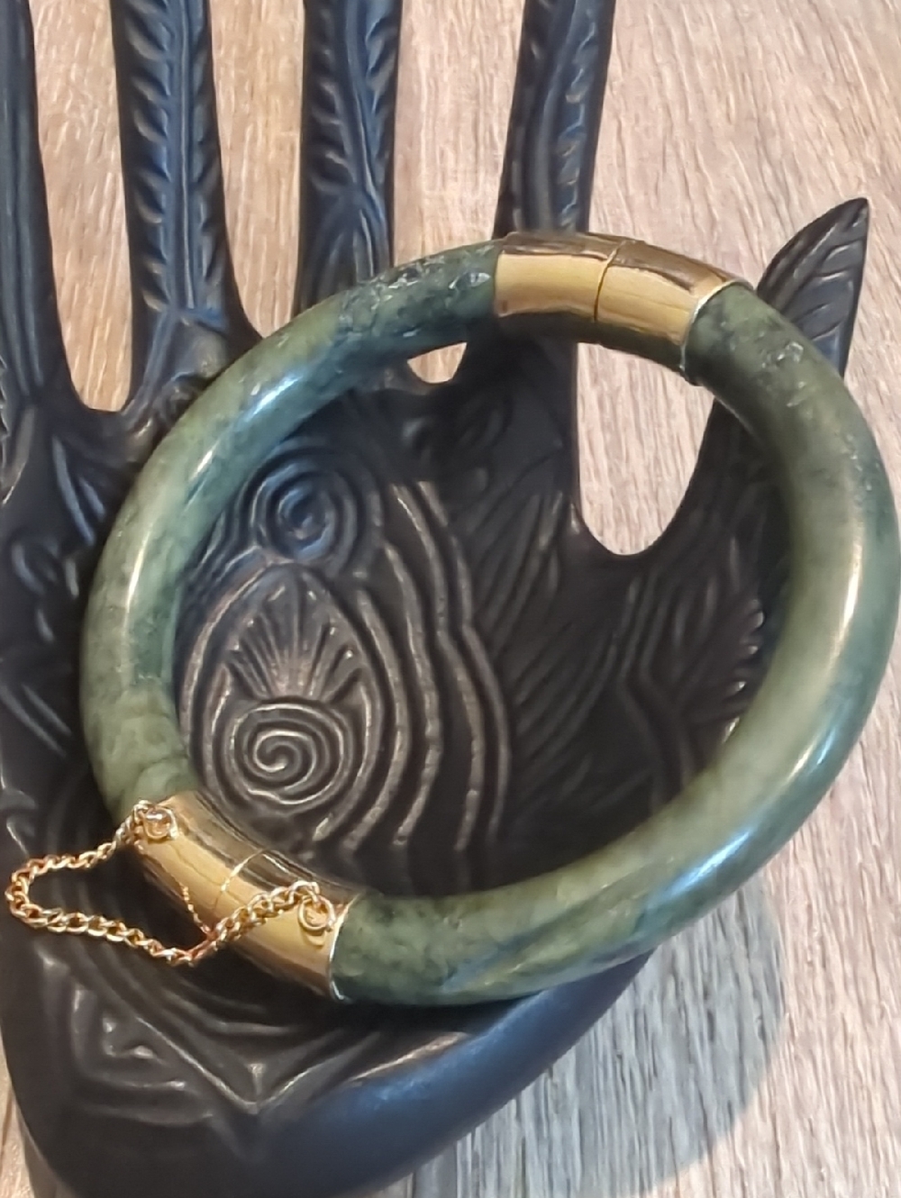 Vintage Green Nephrite Jade Gold Hinged Bangle